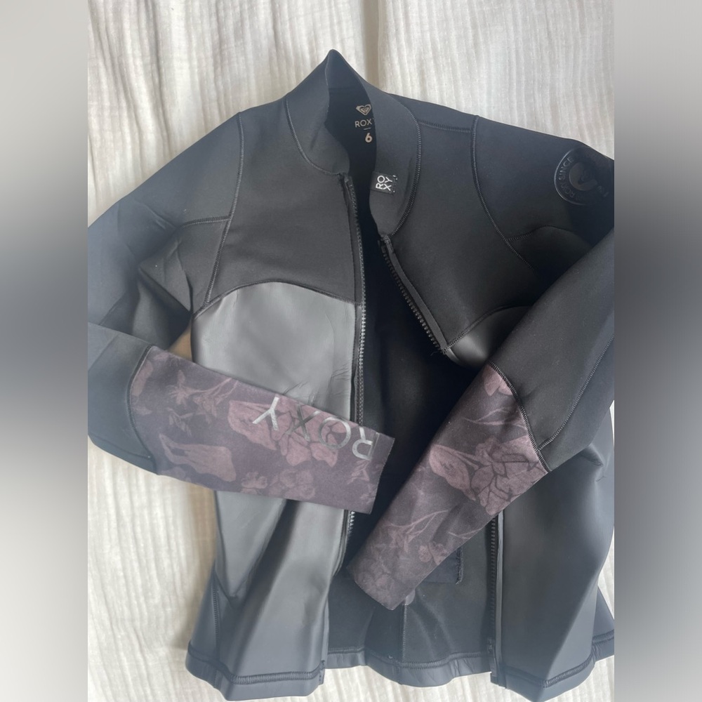 Roxy Neoprene Wetsuit Jacket: size 6